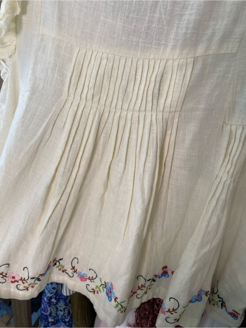 JENNIFER & GRACE Ecru Embroidered Ruffle Sleeve Cotton Top! 🐚 - Picture 12 of 16